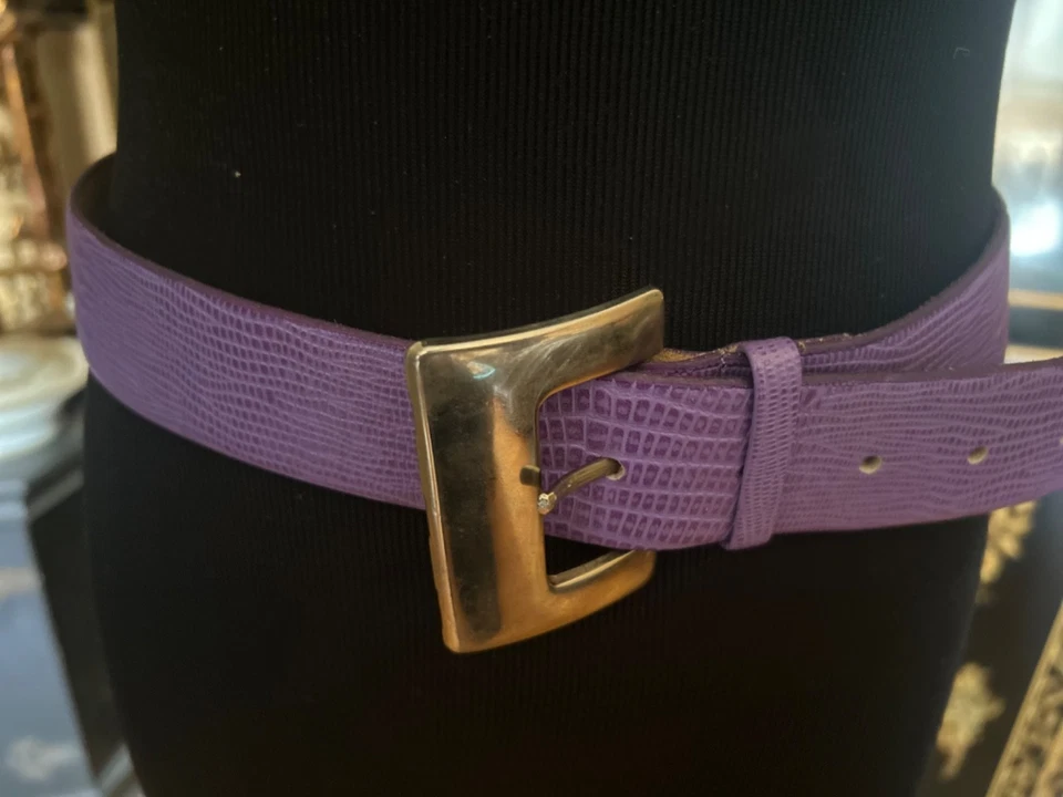 Cinturón De Colección MUJERES Cuero Lagarto Púrpura Cintura Ancha con Hebilla Plateada M/L Oficina Años 90 Foto 3 de 4