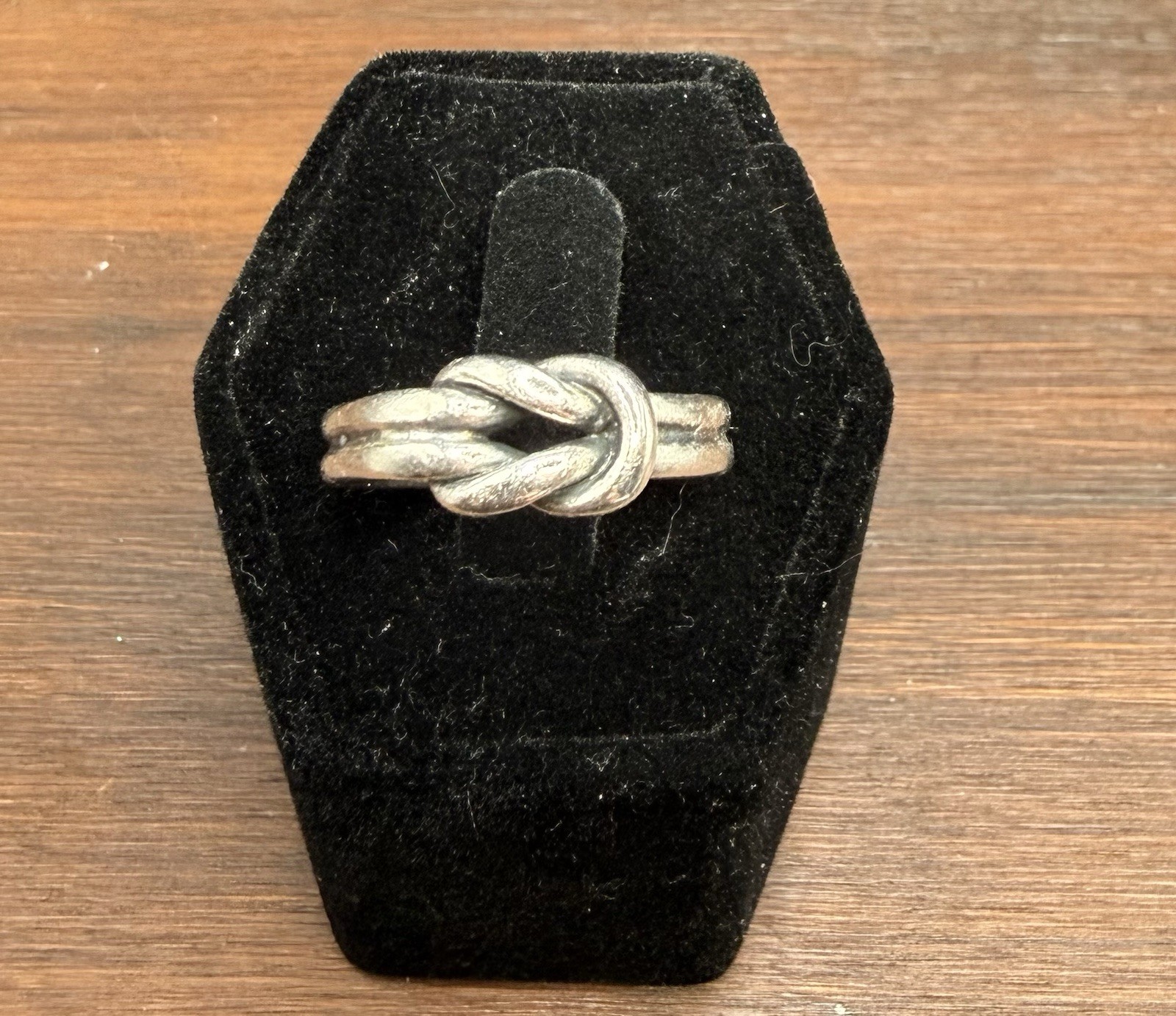 James Avery Retired Lovers Knot Sterling Silver Ring Size 7