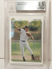 1992 DEREK JETER ROOKIE UPPER DECK MINORS #5 NY YANKEES HOF BECKETT NM-MT+ 8.5