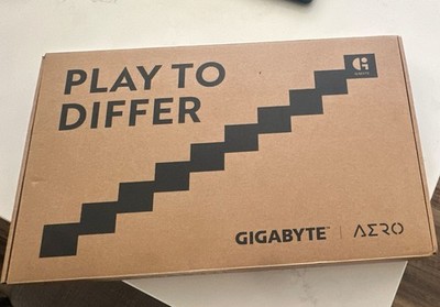 GIGABYTE AERO 16 16in i9 16GB 1TB SSD RTX Windows 11 4K Silver