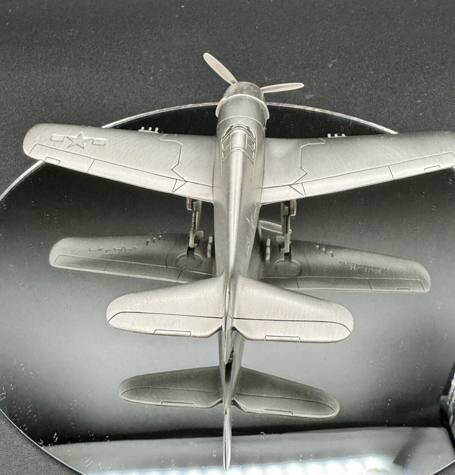 Grumman Hellcat F6F WWII Fighter escala 1:82 peltre Danbury como nuevo raro Foto 4 de 4