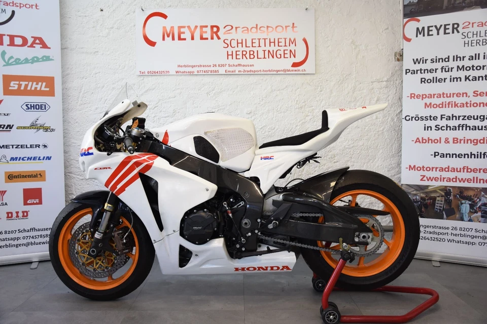Honda Fireblade CBR 1000 RR SC59 Racebike - Bild 4 von 4