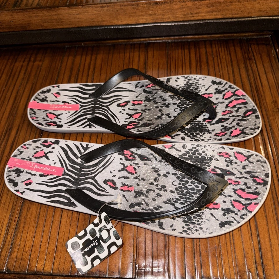 Women's Ipanema Neo Safari Size 10 Flip Flops New Rare Animal Print Black Pink - Image 4 of 4