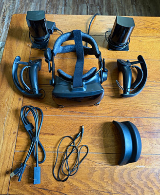 Valve Index VR Headset Kit w/ Base Stations Controllers Black