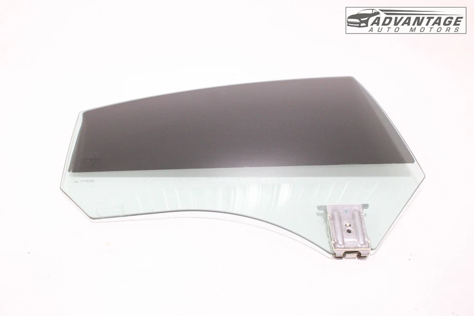 Mercedes-Benz CLA250 2014-2019 panel de puerta lateral derecha ventana vidrio OEM Foto 2 de 4