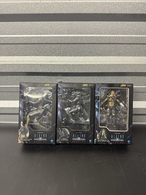 2008 Alien vs Predator Requiem Unmasked Wolf Predator 1:18 Figure Lot +
