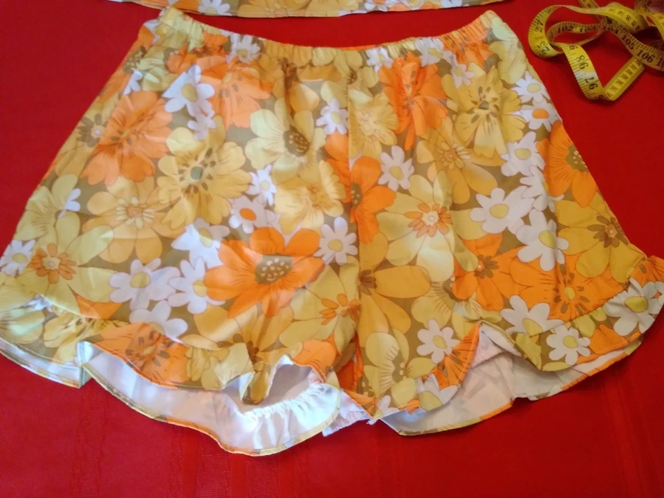 Pajamas 2pc Sleeveless 70's Flower Power Ruffle Groovy Top & Shorts XL - Image 3 of 4
