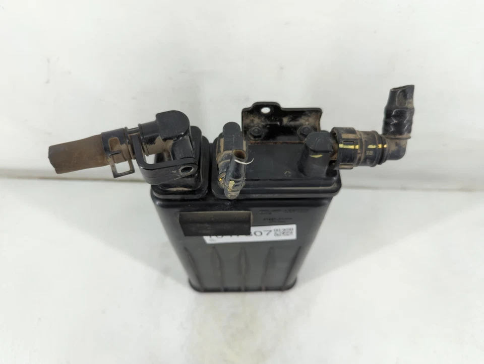 Hyundai Tucson 2017 bote de carbón de vapor de combustible B5NHA Foto 2 de 4