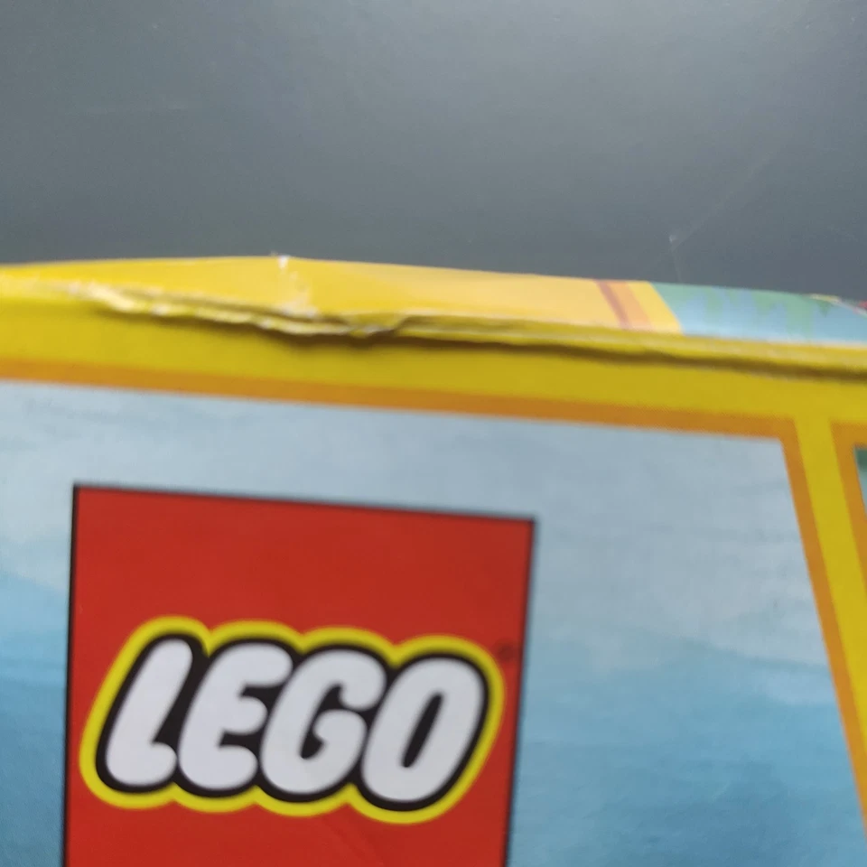 LEGO CREATOR: Deep Sea Creatures (31088) - Image 3 of 4