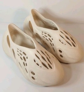 yeezy foam runner women's size 8