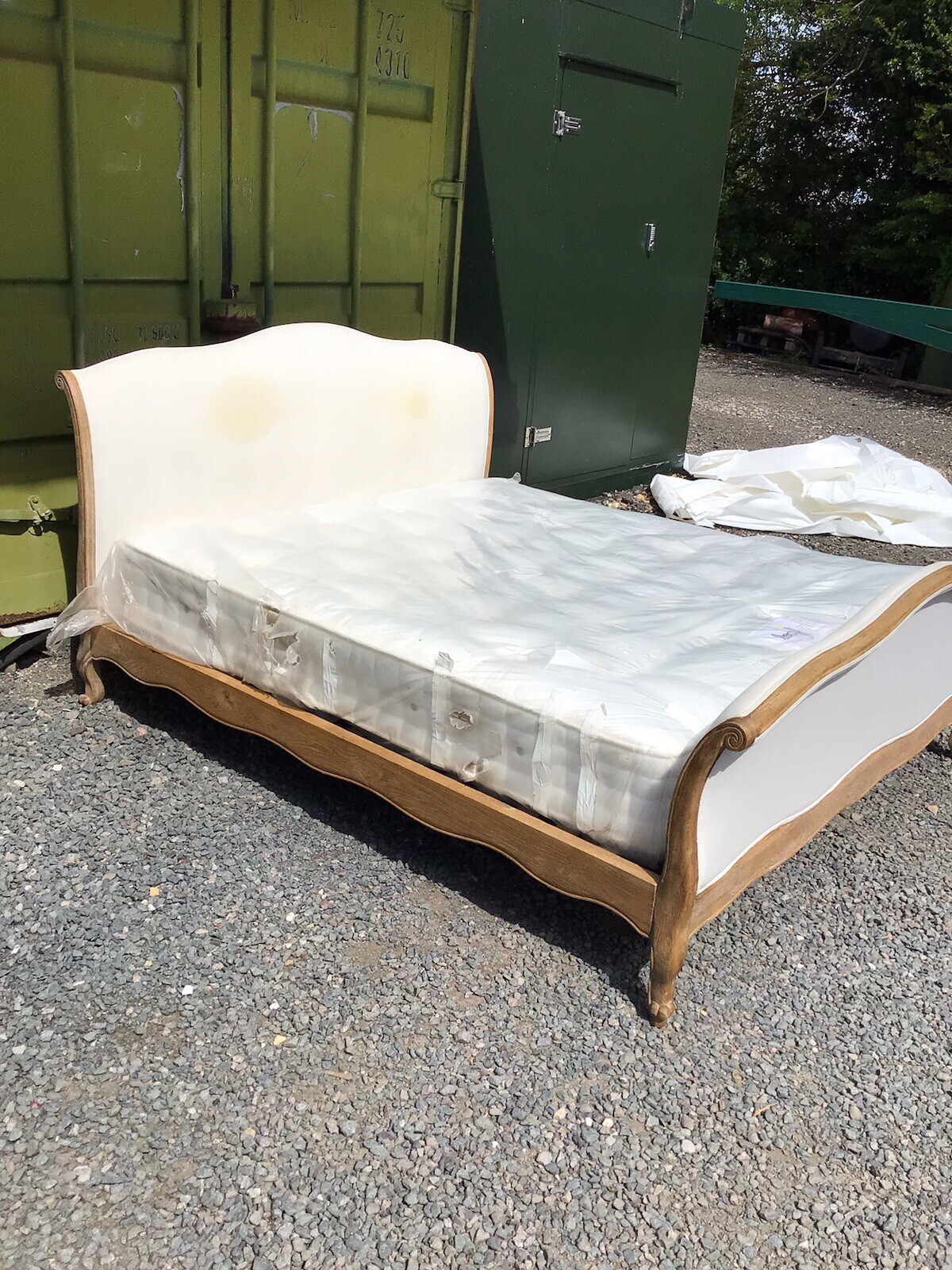 LOAF FRENCH (COCO ) SOLID OAK SUPER KING SIZE BED WITH LOAF TOP DOG