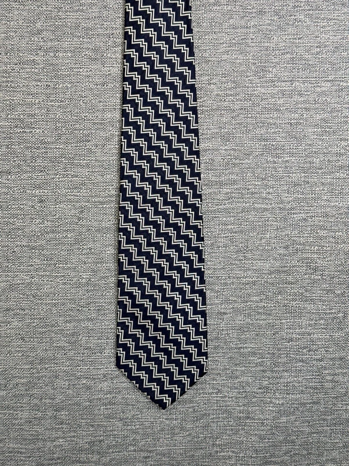Corbata de seda para hombre Lauren Ralph Lauren hecha en EE. UU. azul marino geométrica azteca Foto 4 de 4