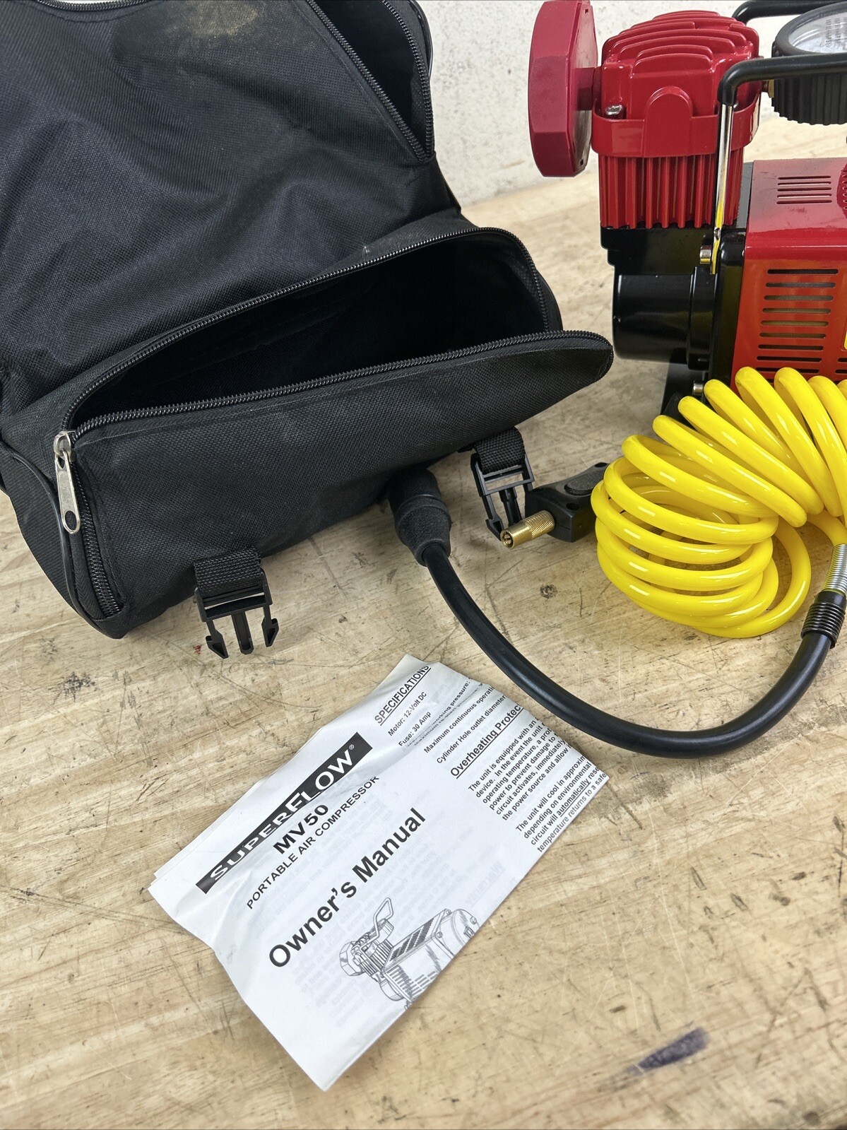 SUPERFLOW 12volt, 30 amp 120 PSI Air Compressor Tire Ball Inflator MV