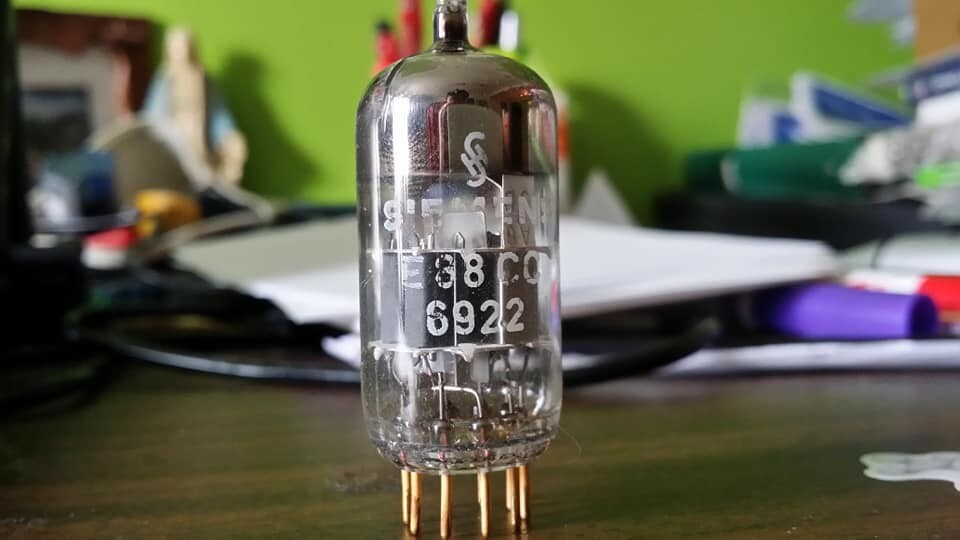 Siemens E88CC Gray Shields 真空管 2本セット1961 Siemens E88CC Grey Shields 真空管 2本セット1961 - メルカリ