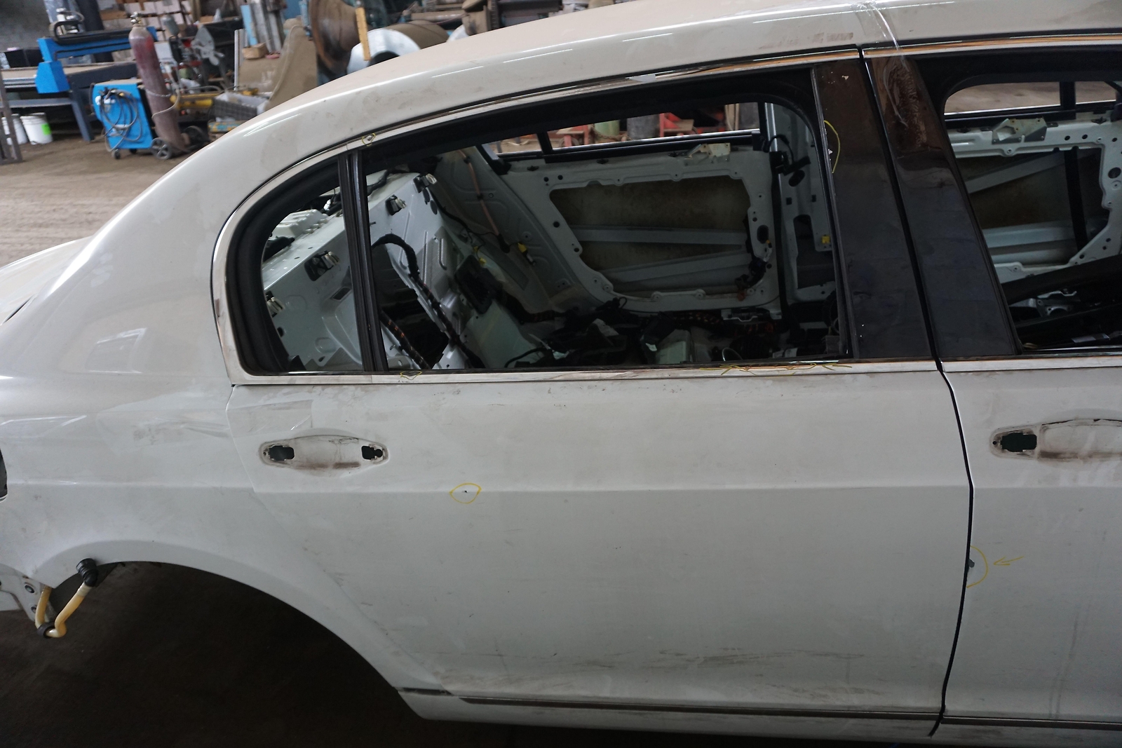 Rear Right Side Door Shell White Bentley Continental Flying Spur 2006-13 *Note*