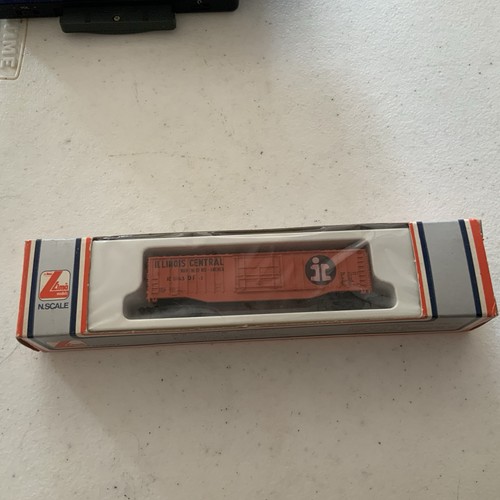 LIMA N SCALE ILLINOIS FRIGORÍFICO LATERAL CENTRAL ACERO 320495 NOS En Caja Tren | Condition: New