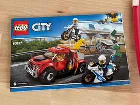 LEGO&reg; City Tow Truck on the Move / Set 60137 | Used