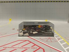 1:43 MINICHAMPS FORMULA 1 RED BULL RACING SHOWCAR 2005 D. COULTHARD