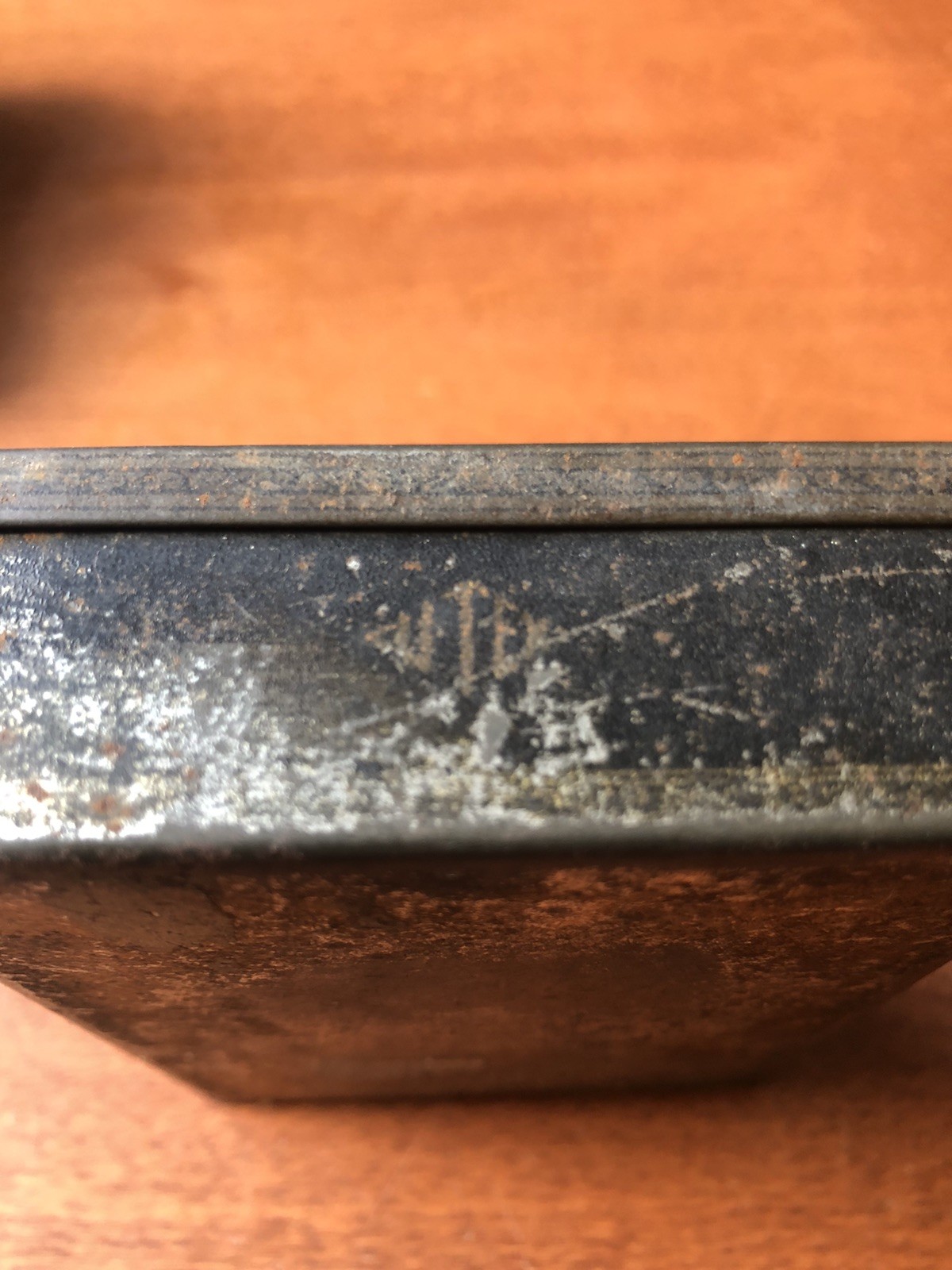 1930s VINTAGE “CUTEX FIVE MINUTE SET” COSMETICS TIN METAL EMPTY