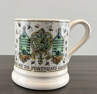 Fortnum and Mason Emma Bridgewater Beehive Design Half-Pint Mug. RARE, NEW