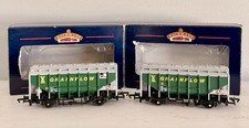 Bachmann 2x 33-127A PAA 35 Ton Minibulk Grain Wagons Grainflow Livery - Boxed