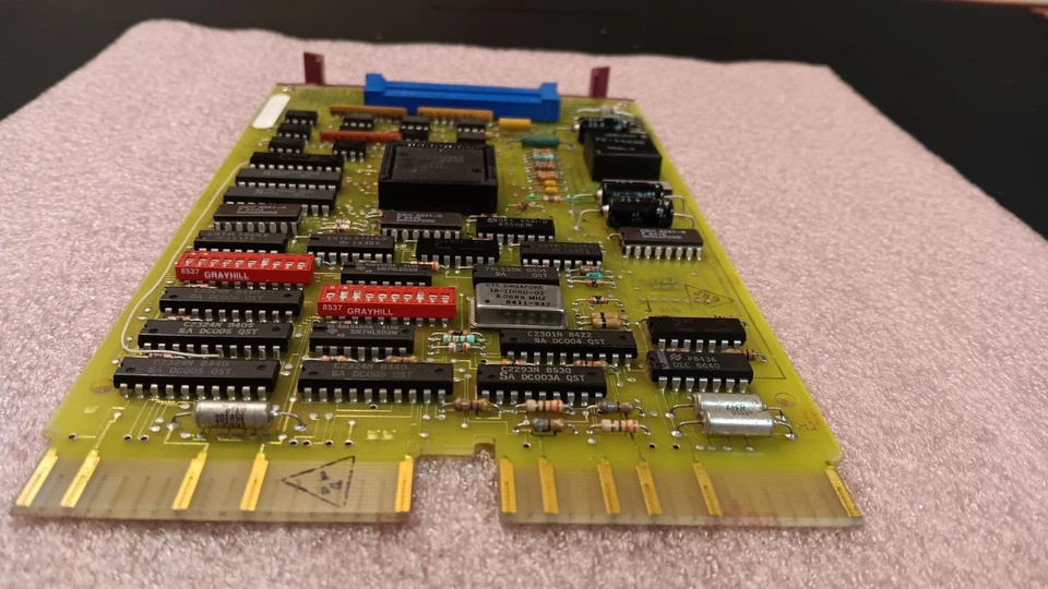 DEC DZQ11 M3106 w/70-19964 DISTRIBUTION PANEL/RIBONCABLE (B5) - Image 3 of 4