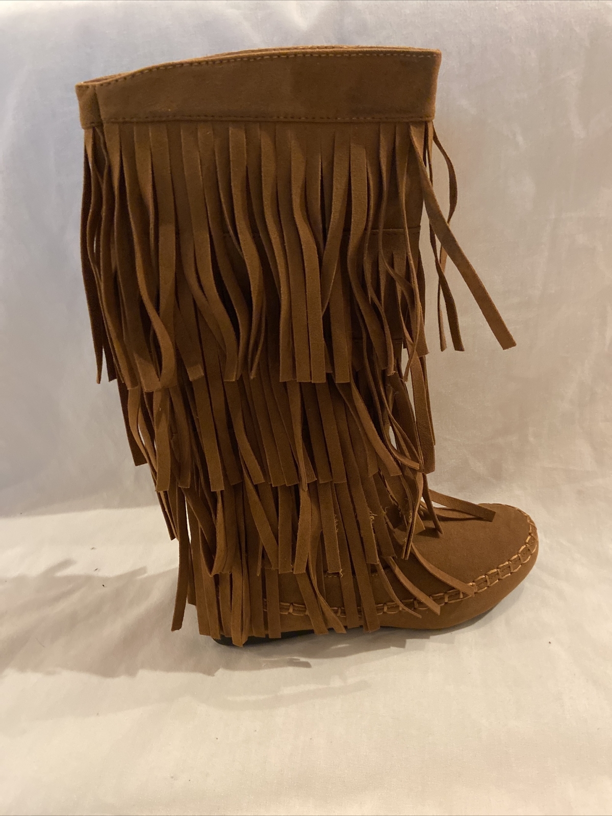 Mudd Yoki Faux Suede Fringe Moccasin 