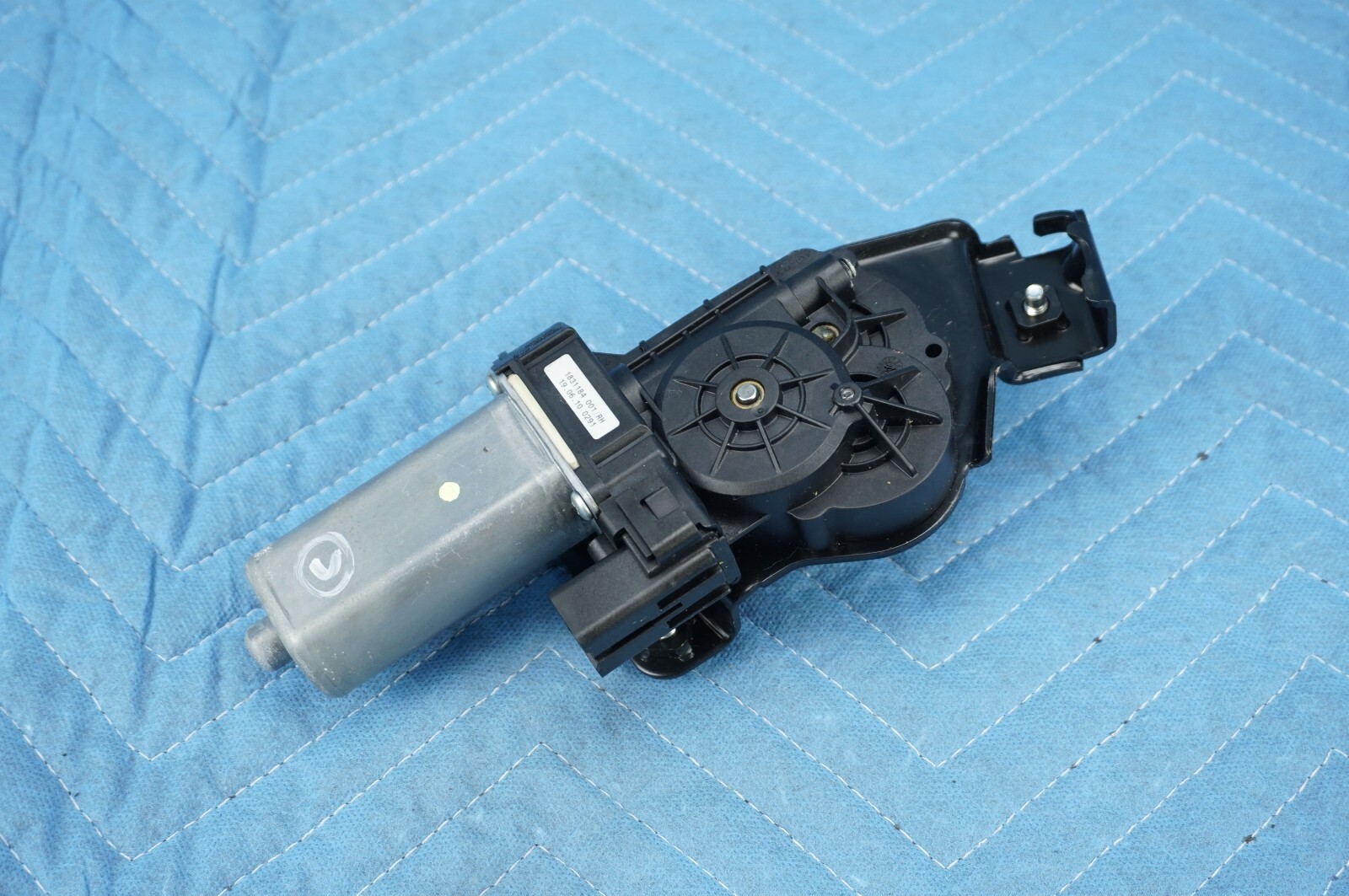 Infiniti QX56 QX80 Front Passenger Seat Lift Motor w/Mechanism 2011