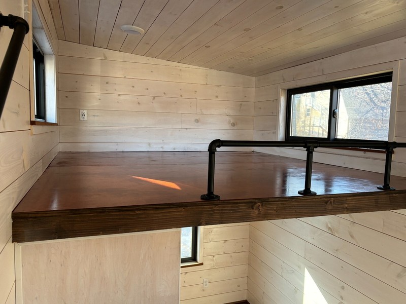Tiny house on wheels for sale 32 X 8 - thumbnail 7