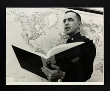 1963 West Point Military Academy Cadet Presents At History Class VTG Press Photo