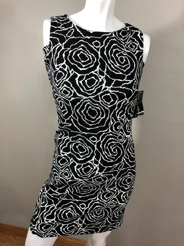 AGB PETITE BLACK/ WHITE PRINT SLEEVELESS STRETCH SHEATH DRESS 4P