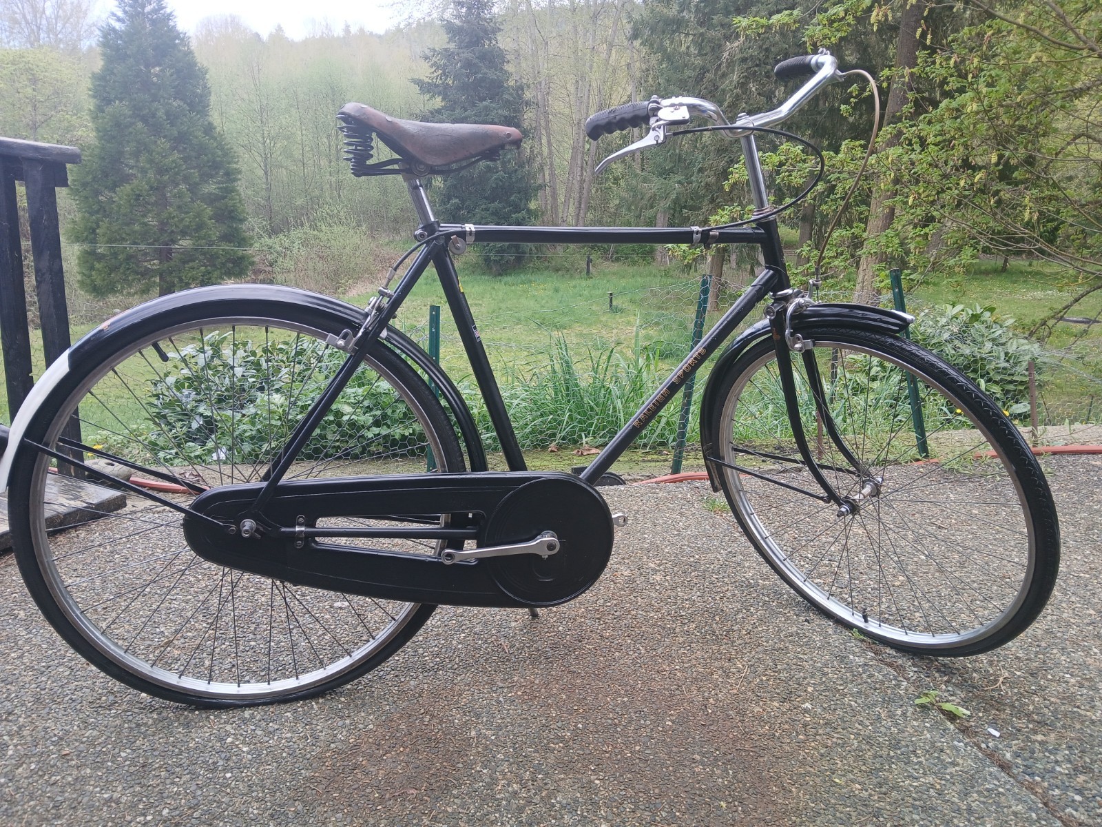 Raleigh Steel 3-Speed City Bike 28in Black w/ Fenders & Chain Guard