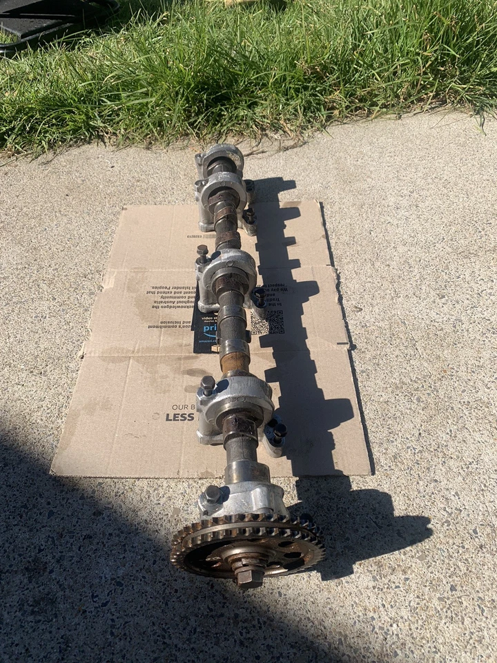 Genuine Nissan Datsun L28 Camshaft & Cam Journal Towers. 240z 260z 280z L24 L26 - image 3 of 4