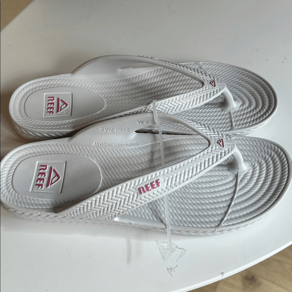Reef Women's Water Court Sandals, White, Size 9, NWOT