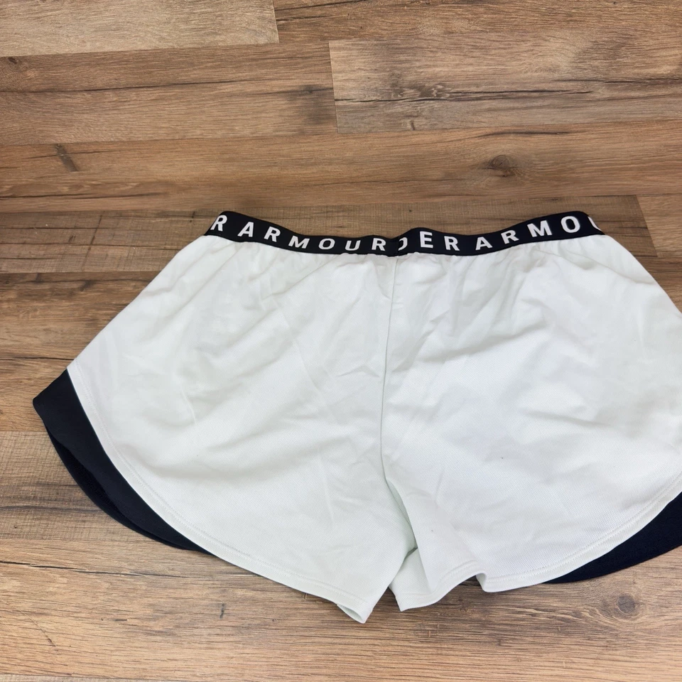 Under Armour Women Size XL HeatGear 2-in-1 Print Short White/MetallicSilver - Image 2 of 4