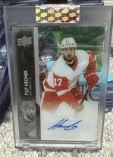 2021-22 Upper Deck Clear Cut - Filip Hronek Auto #CC-FH (AU)