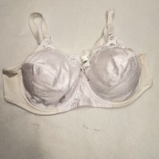 Hanes Her Way Plus Sz White Underwire Bra w/Embossed Floral Fabric/Lace Trim 44C