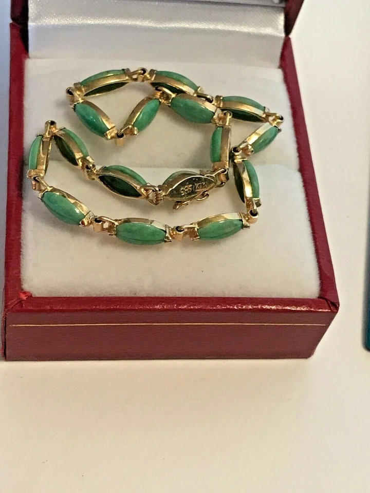 Brazalete sólido de jadeíta verde manzana 14k con pestillo de seguridad  Foto 3 de 4