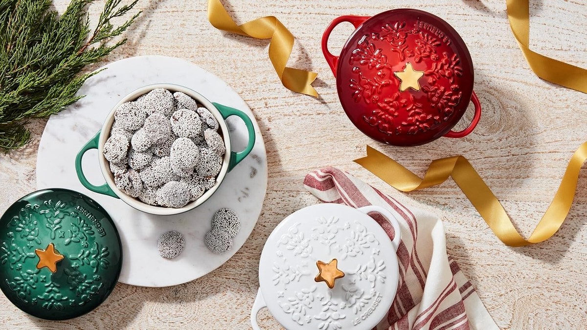 Le Creuset Stoneware Mini Cocotte with Star Knob 24oz Artichoke | eBay