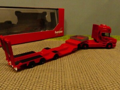 1/87 herpa SCANIA ONE ヘルパ スカニア コンテナ マゼンタ 1/87 herpa