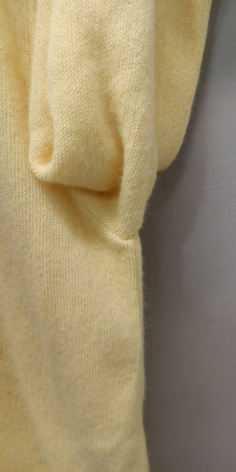 Men's Vintage Light Yellow Izod Lacoste V Neck Sweater U.S.A. M (C946) thumbnail 8