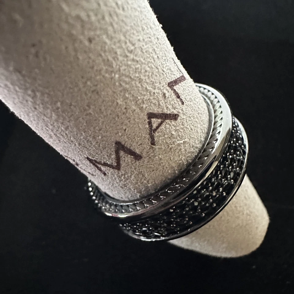 Anillo David Yurman Titanio Negro con Diamantes 8.5mm Pavé Tres Filas Banda Talla 9 Foto 3 de 4