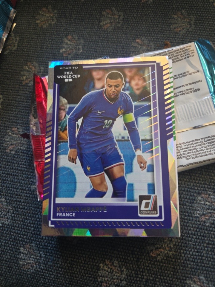 Panini Donruss Road to FIFA World Cup 2025-26 Kylian Mbappé France #145 Parallel