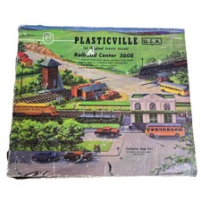 1959 Vintage Plasticville 5608 Railroad Center mostly complete Plus more 