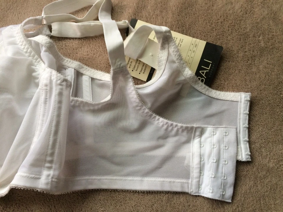 Bali 44DDD White Flower Full Support Underwire Bra  Style 180 NWT - Image 4 of 4