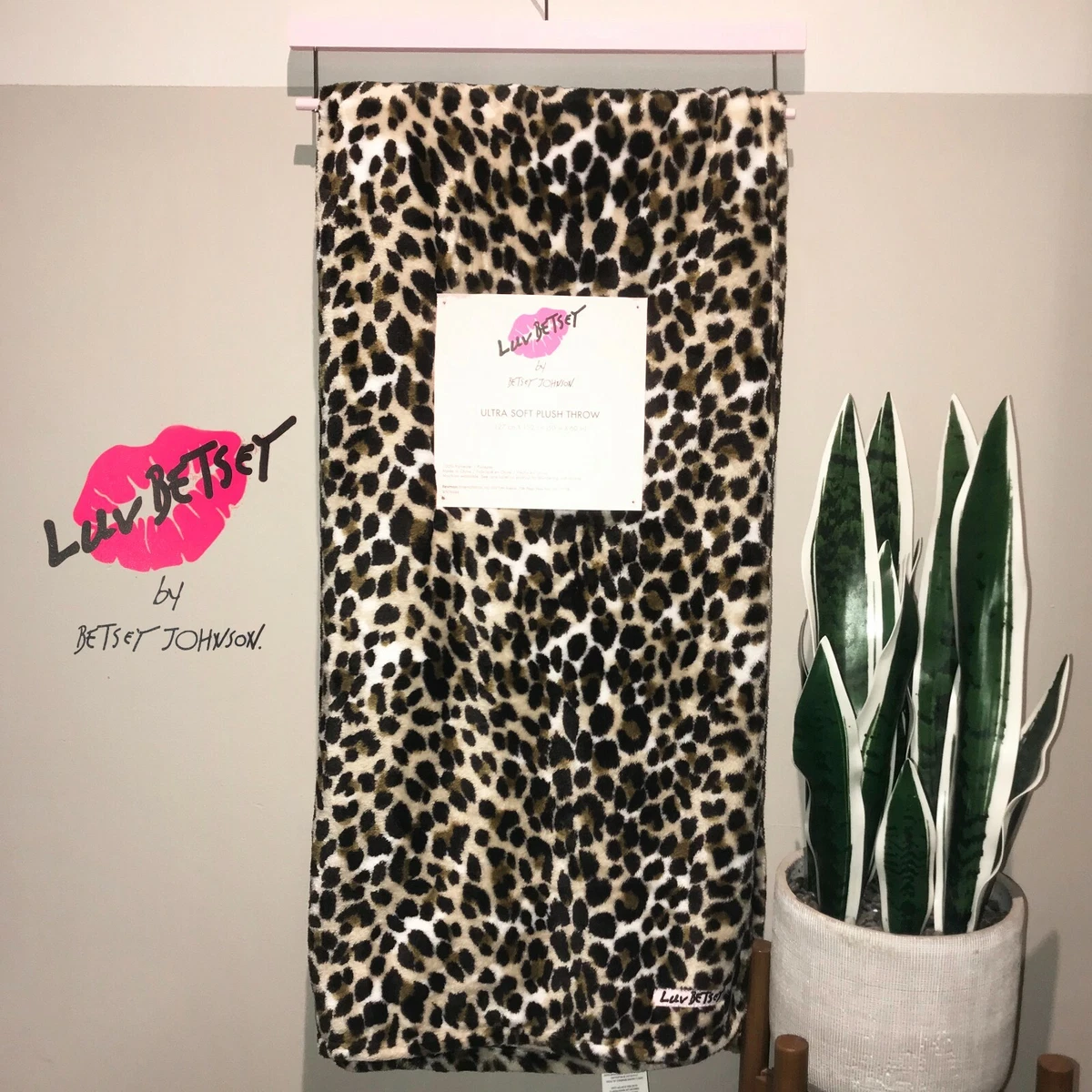 Betsey johnson plush throw new arrivals