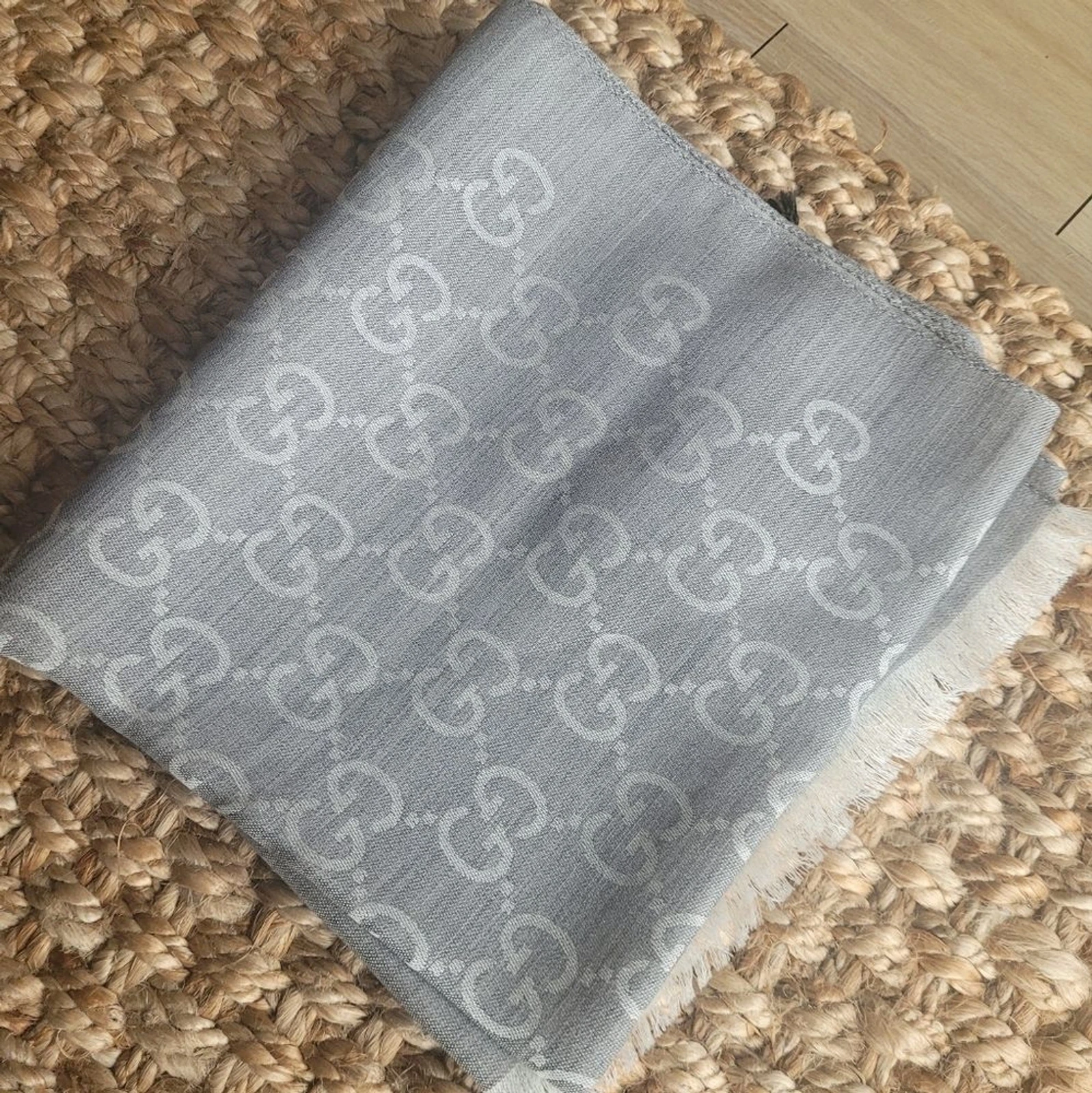 Foulard Gucci gris monogramme