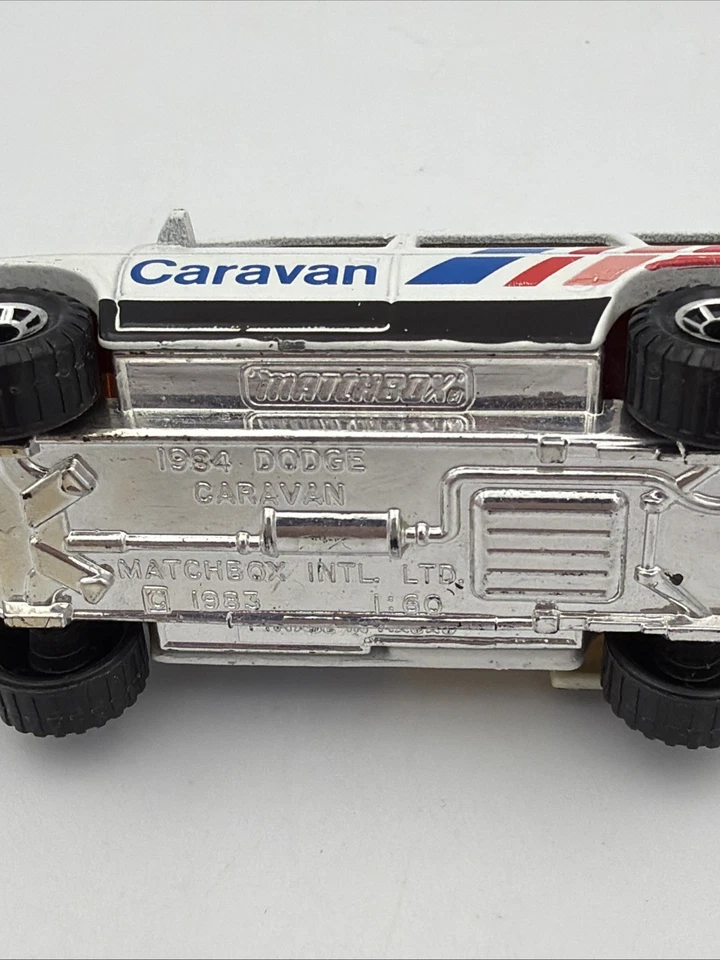 Dodge Caravan 1984 Matchbox minivan puerta corredera Foto 4 de 4