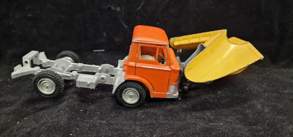 RARE Dinky Toys Ford D800 Snow Plough Tipper Truck Vintage Red & Yellow - Image 3 of 4