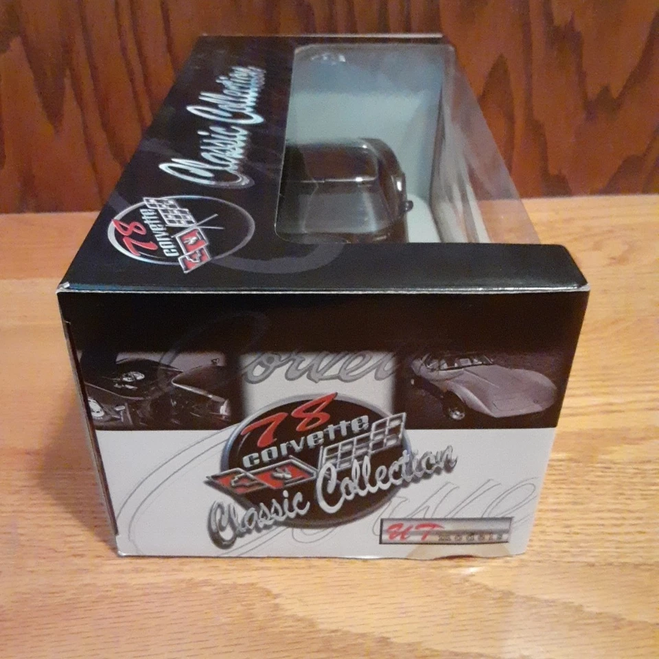1:18 UT Models 1978 Corvette L-82 Black Diecast Car T-tops - Image 4 of 4